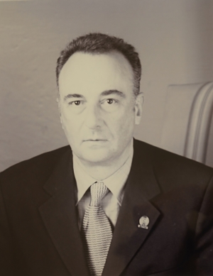 Dr. Guillermo Robles Díaz