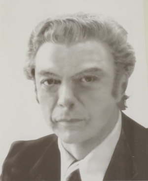 Dr. Carlos De La Rosa Laris