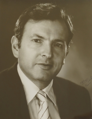 Dr. Enrique Wolpert Barraza